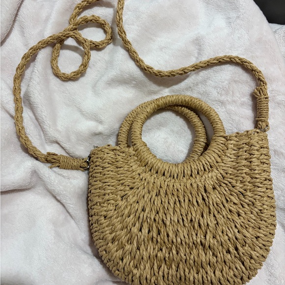 Source Unknown Handbags - Chic Tan raffia summer Handbag